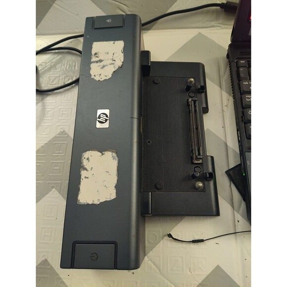 HP Compaq tc4400 2-in-1 Tablet Laptop, Docking Station, Another HP Tc4200 Parts - Picture 6 of 12